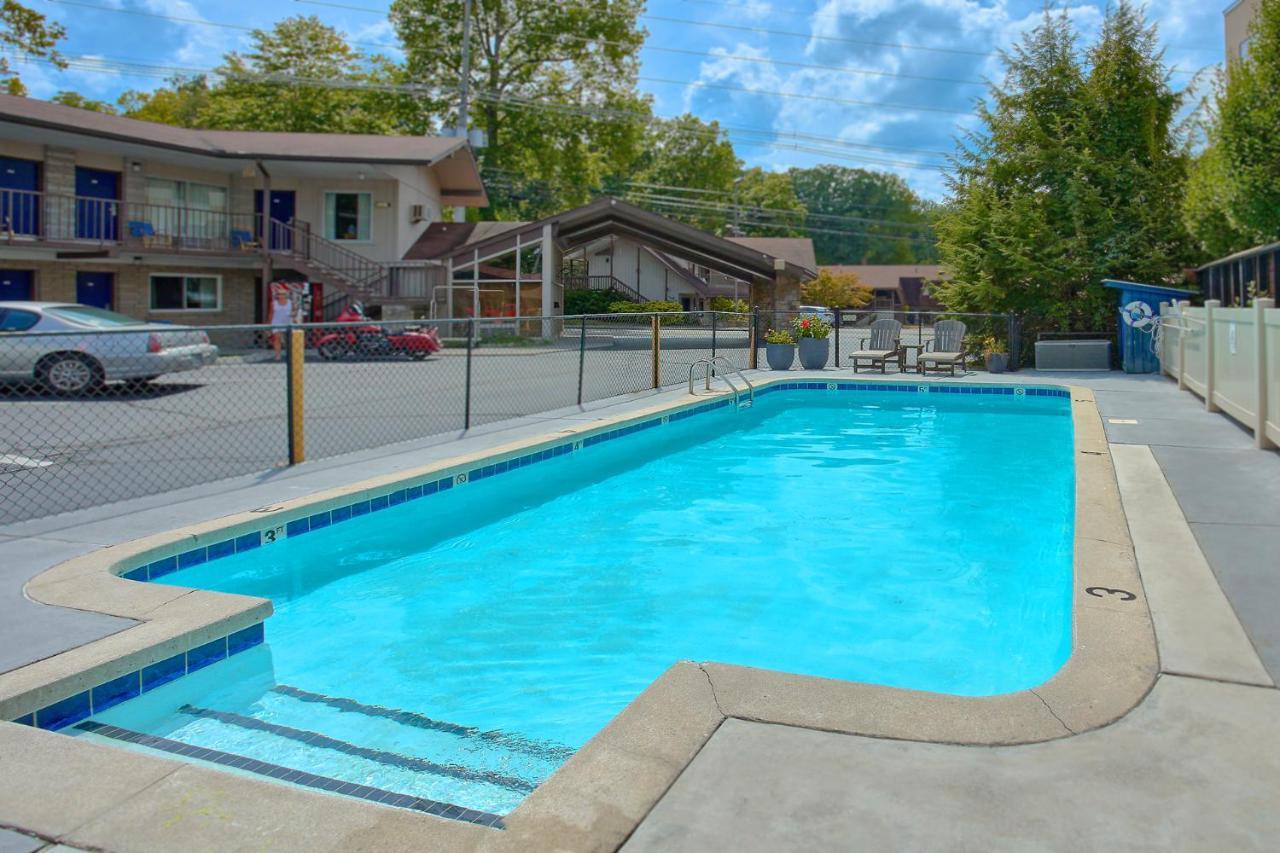 Sidney James Mountain Lodge Gatlinburg Exterior photo