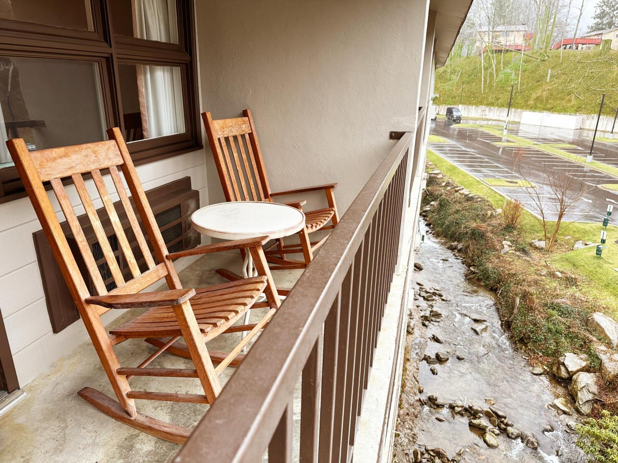 Sidney James Mountain Lodge Gatlinburg Exterior photo